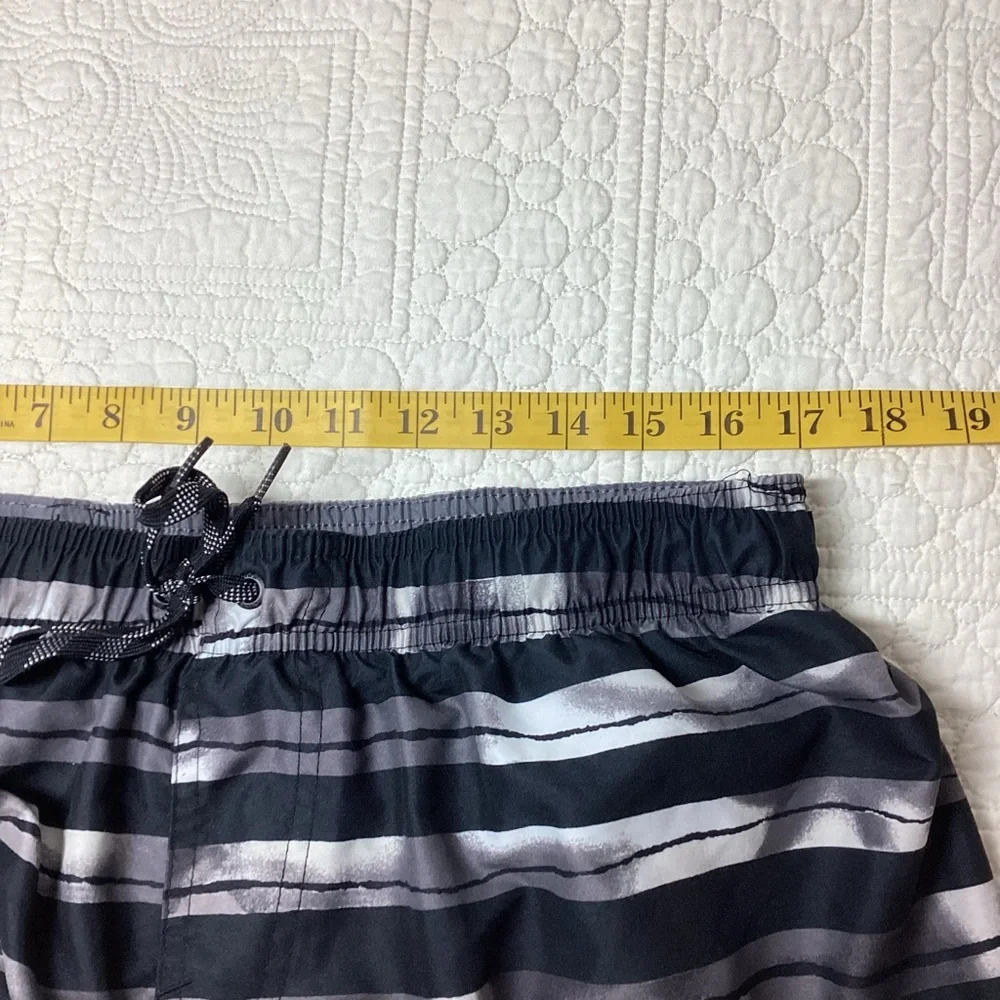 Nike Striped Bathing Suit Swim Trunks‎ Men’s Size XXL Striped Black Gray White